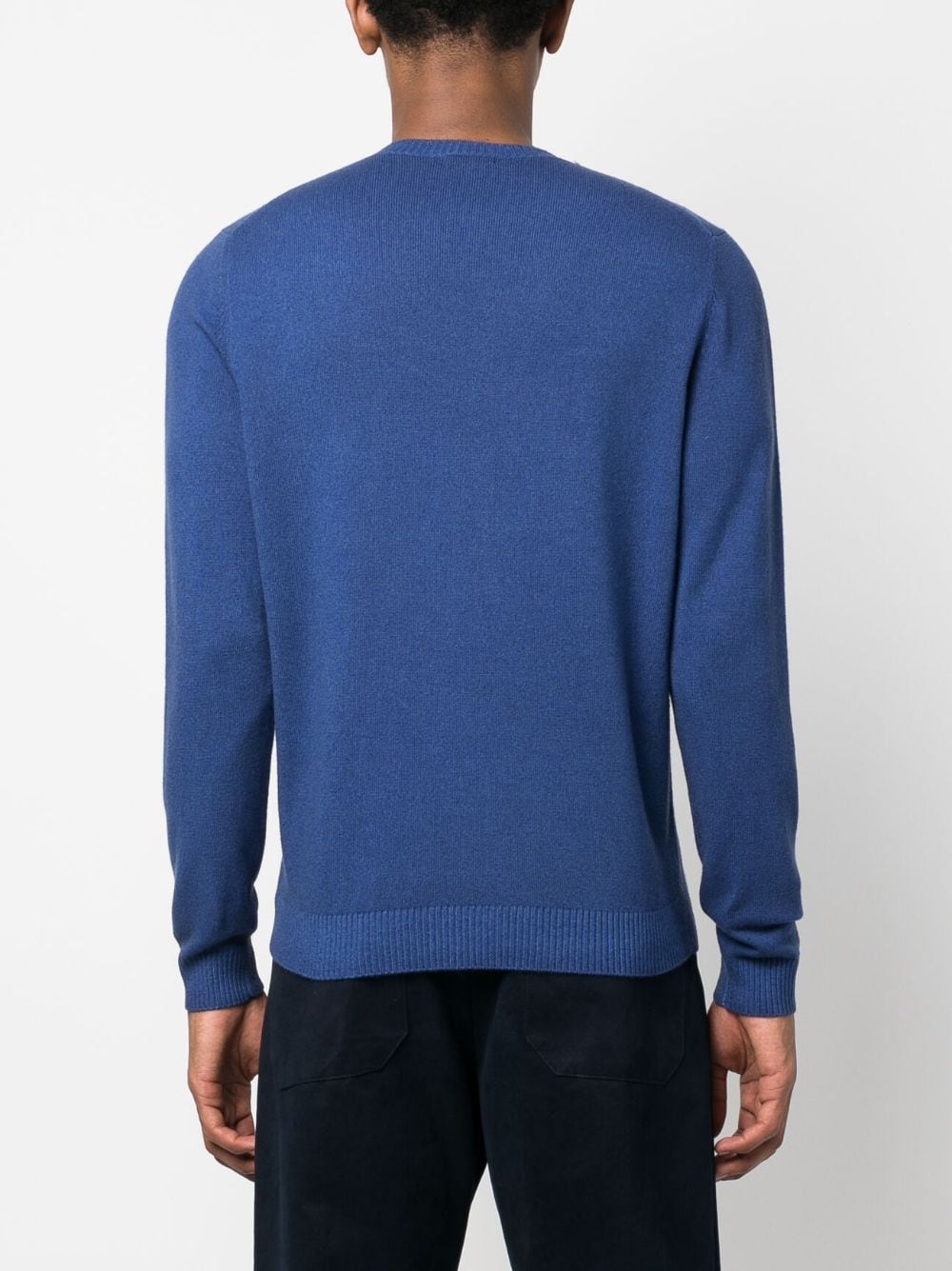 pull col rond bleu roi