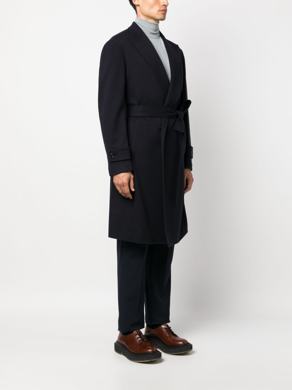 cappotto blu scuro con cintura