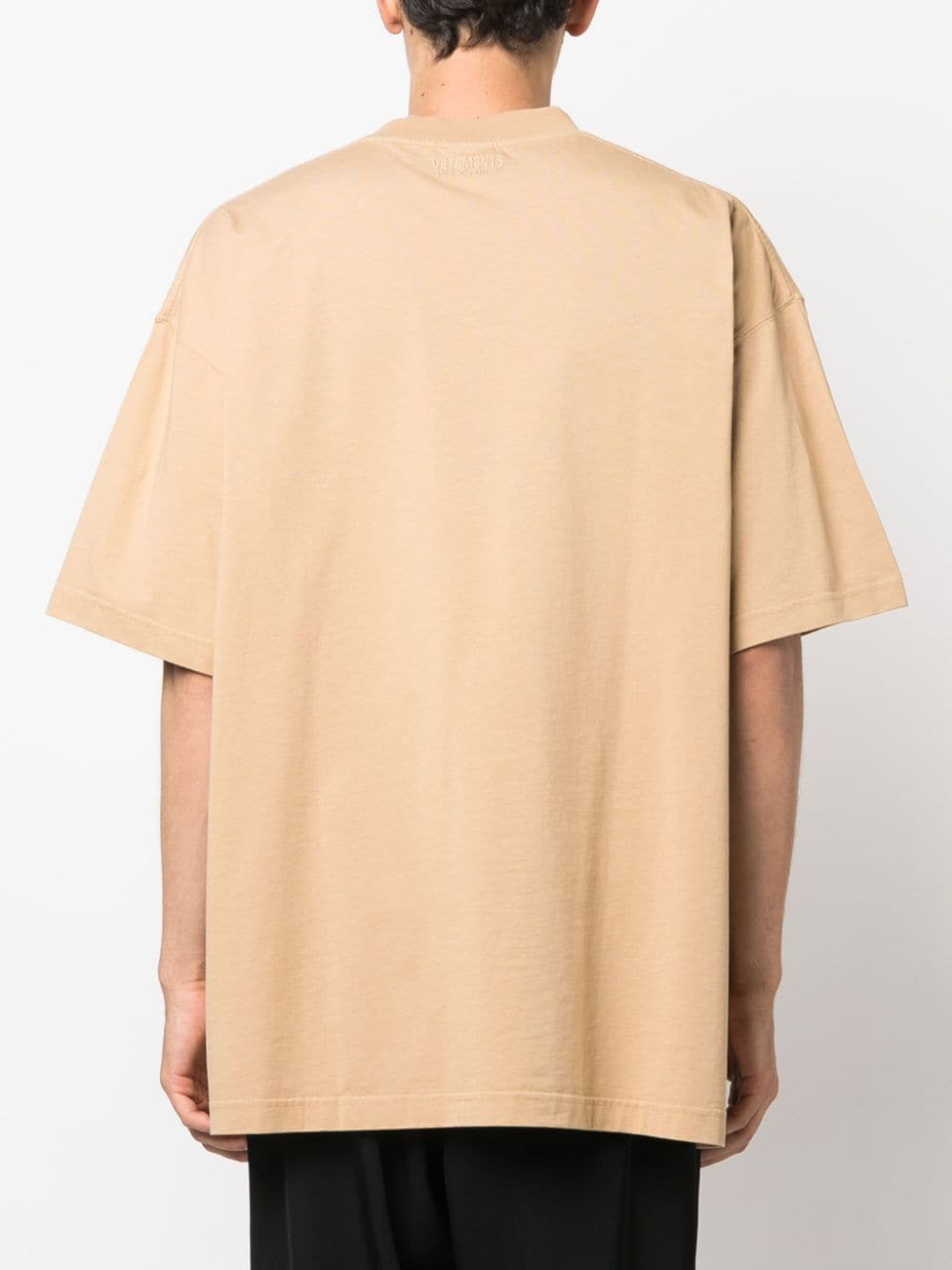 Vetements UE54TR140CCAMEL