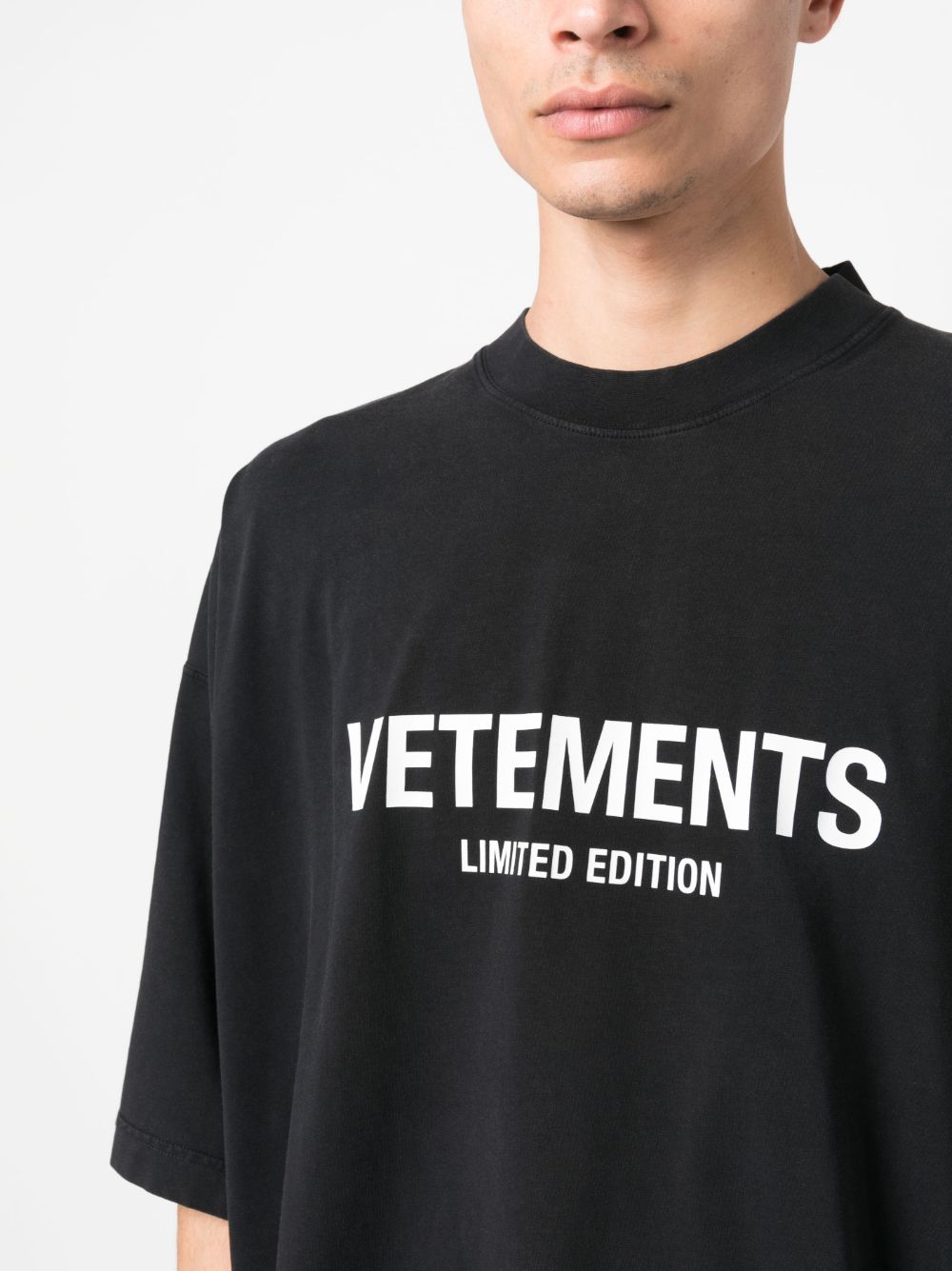 Vetements UE54TR170BBLACK