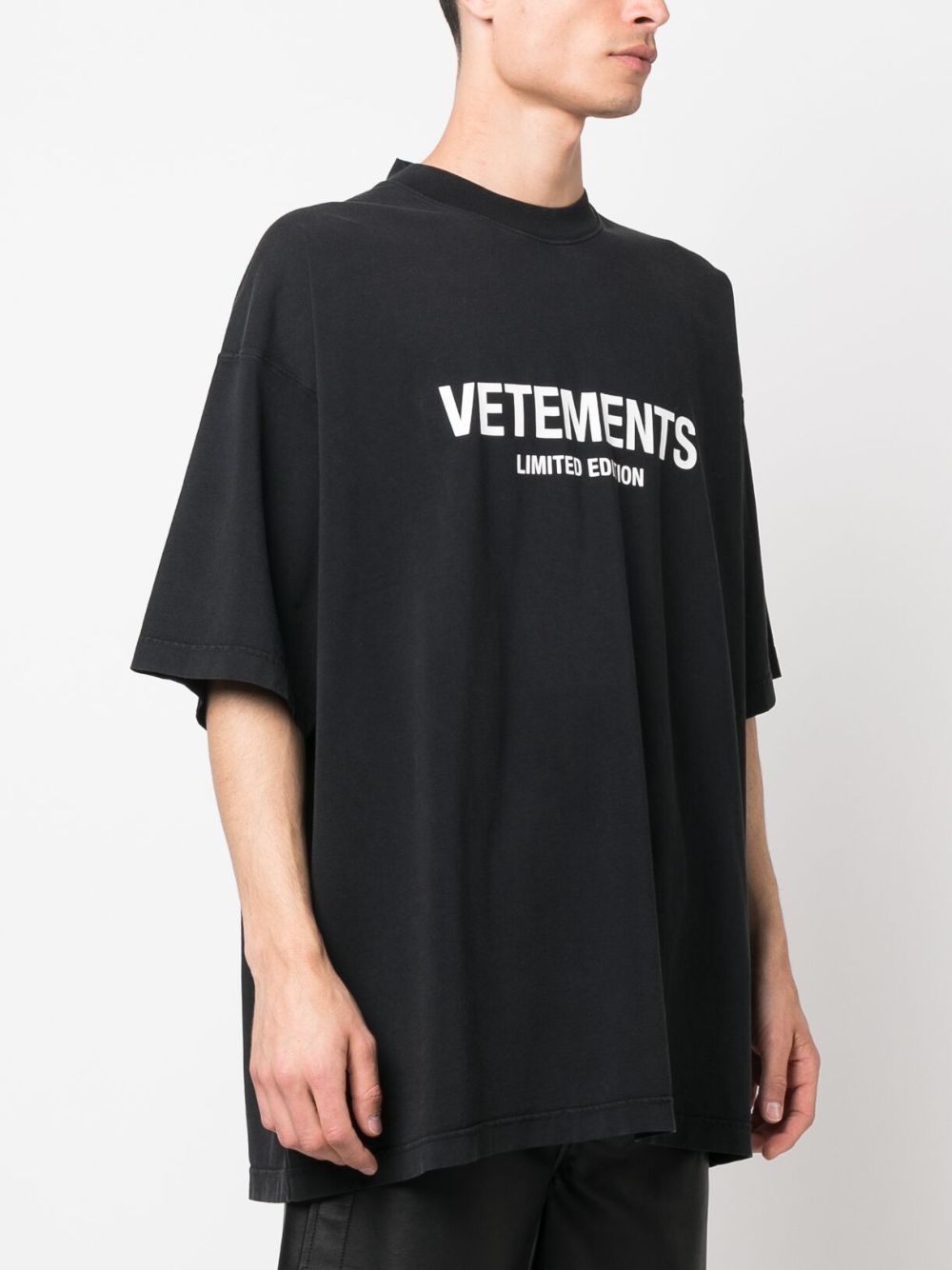 Vetements UE54TR170BBLACK