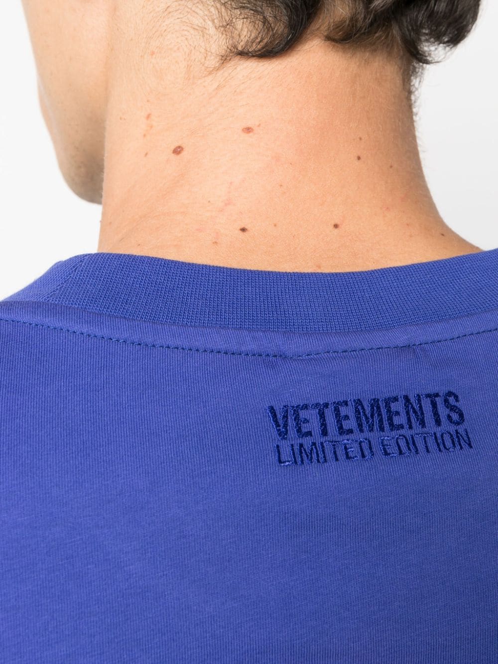 Vetements UE54TR240NROYAL BLU