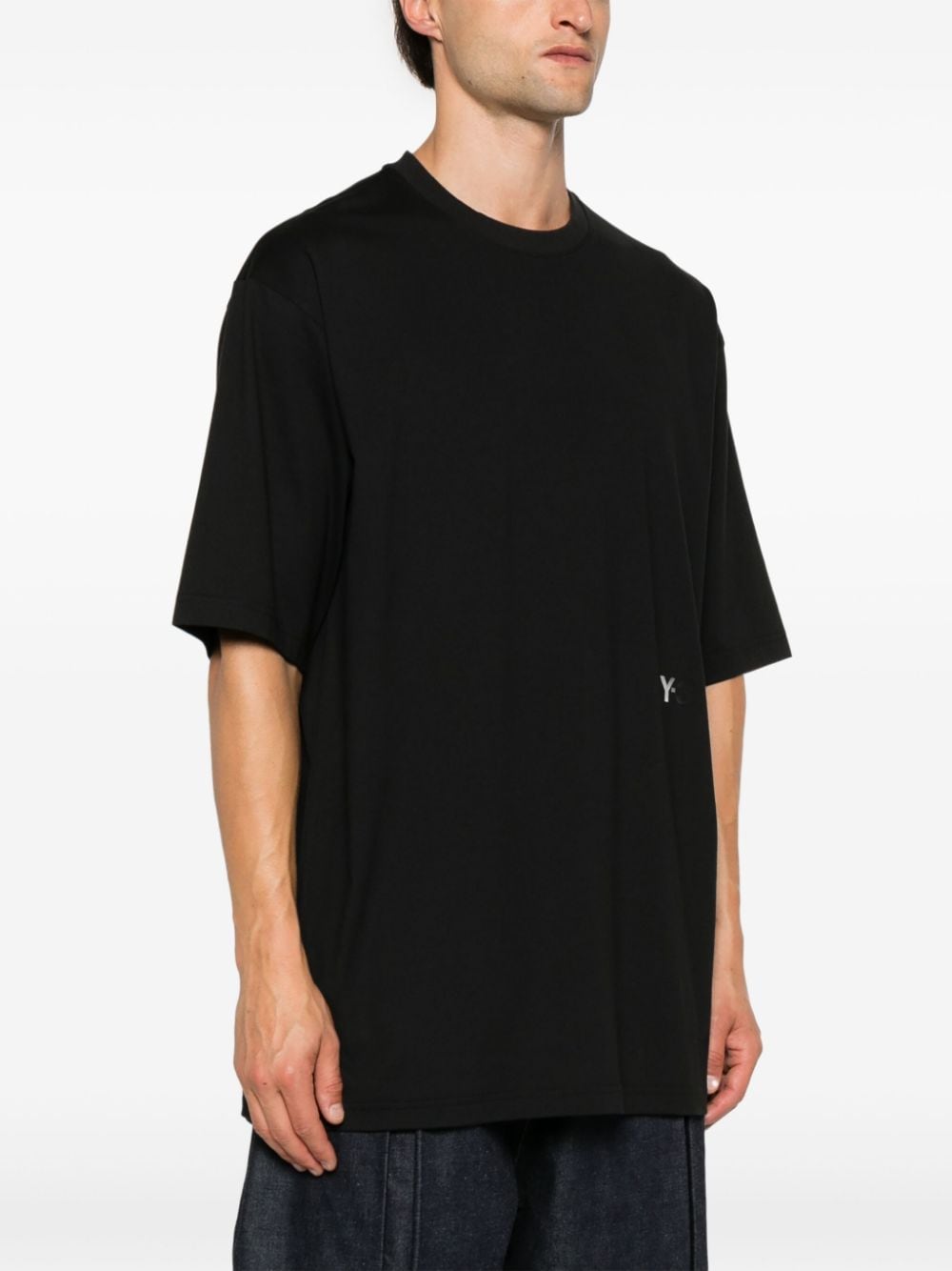 T-shirt nera boxy