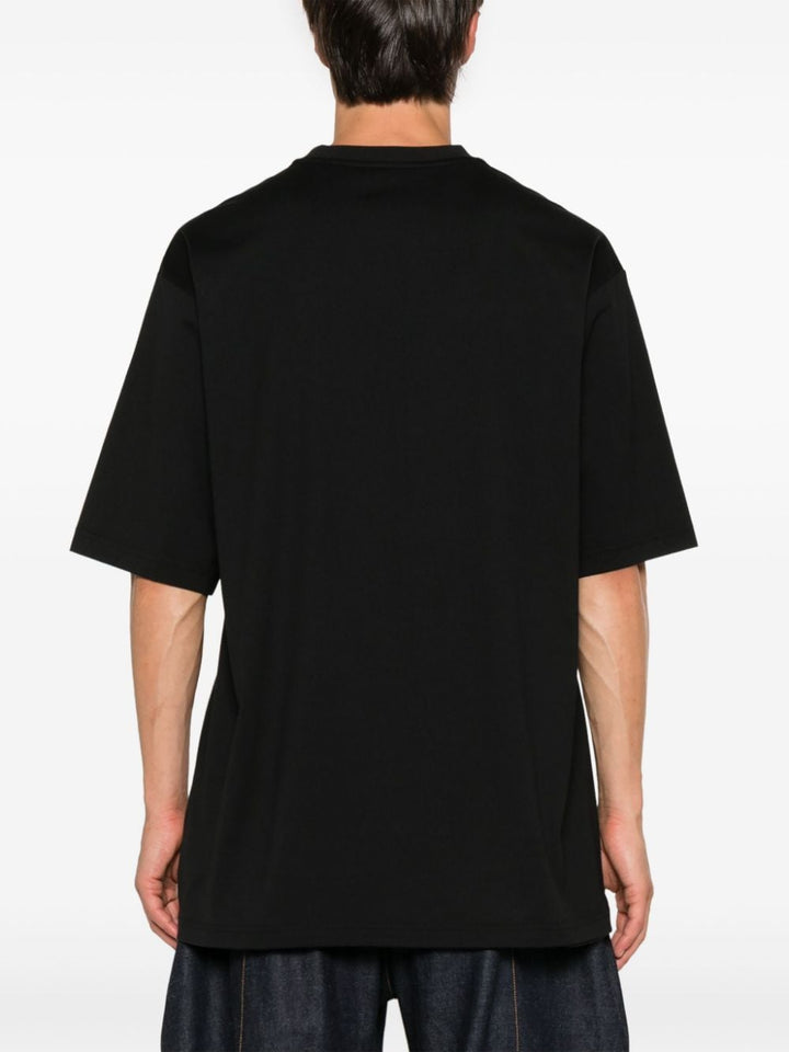 T-shirt nera boxy