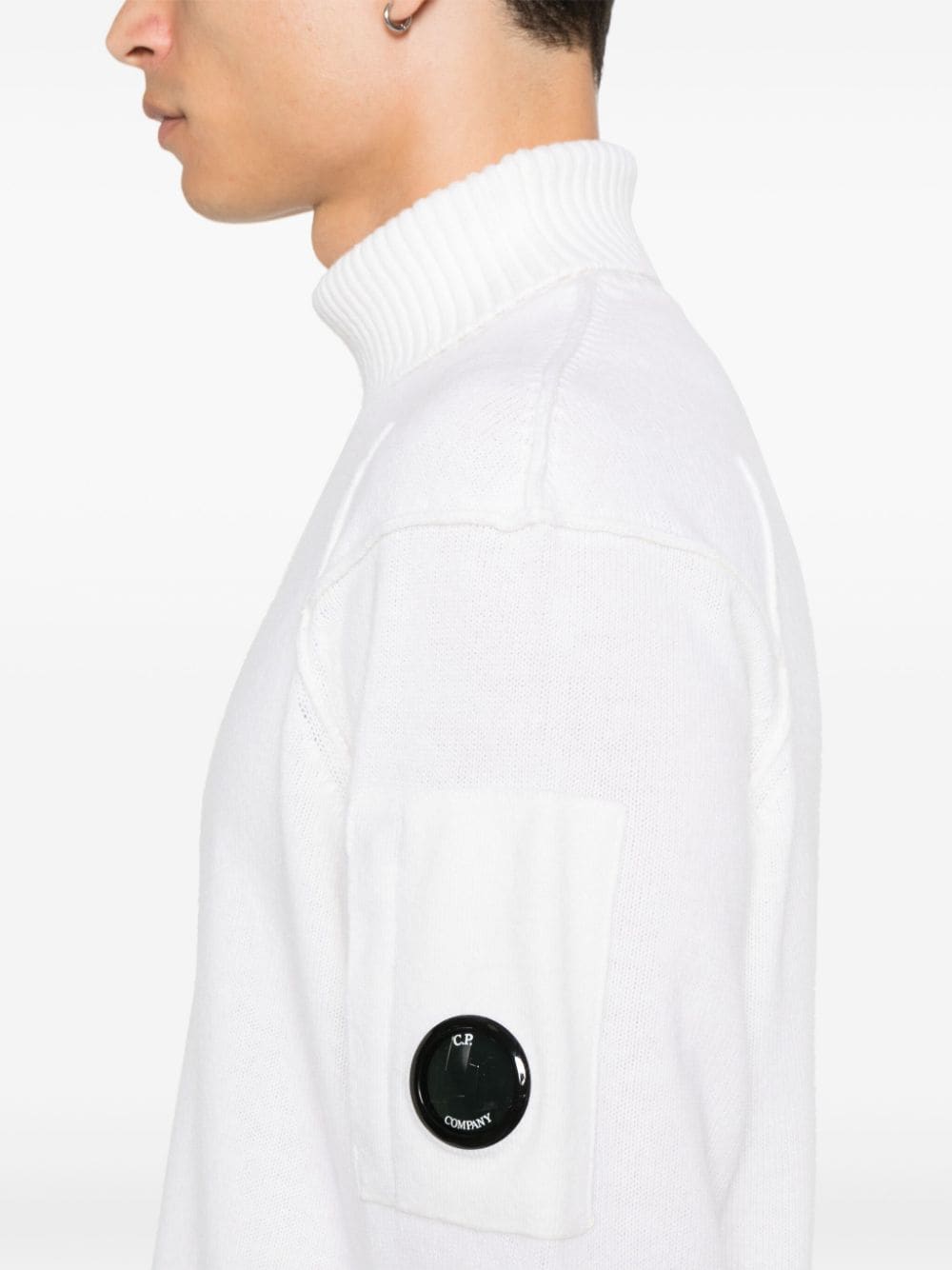 Maglione bianco collo alto