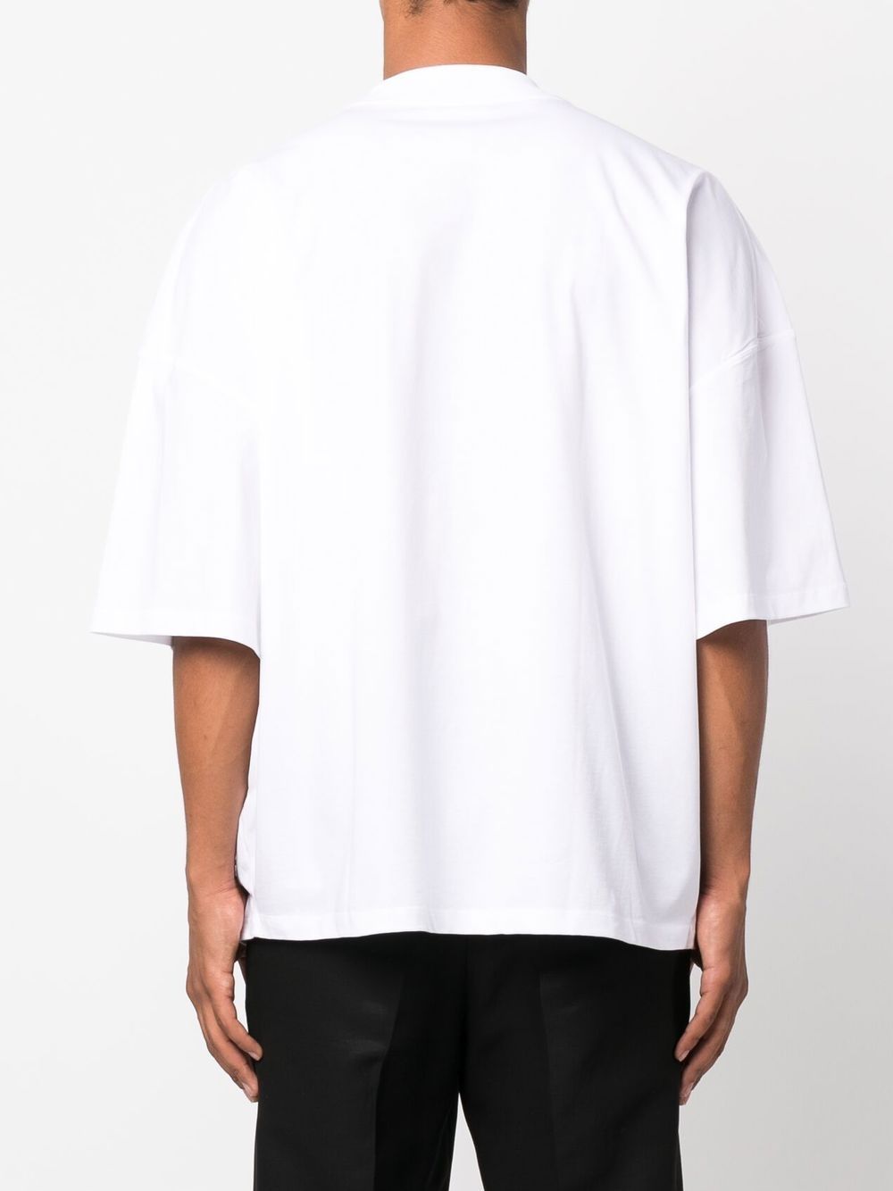 T-shirt over bianca
