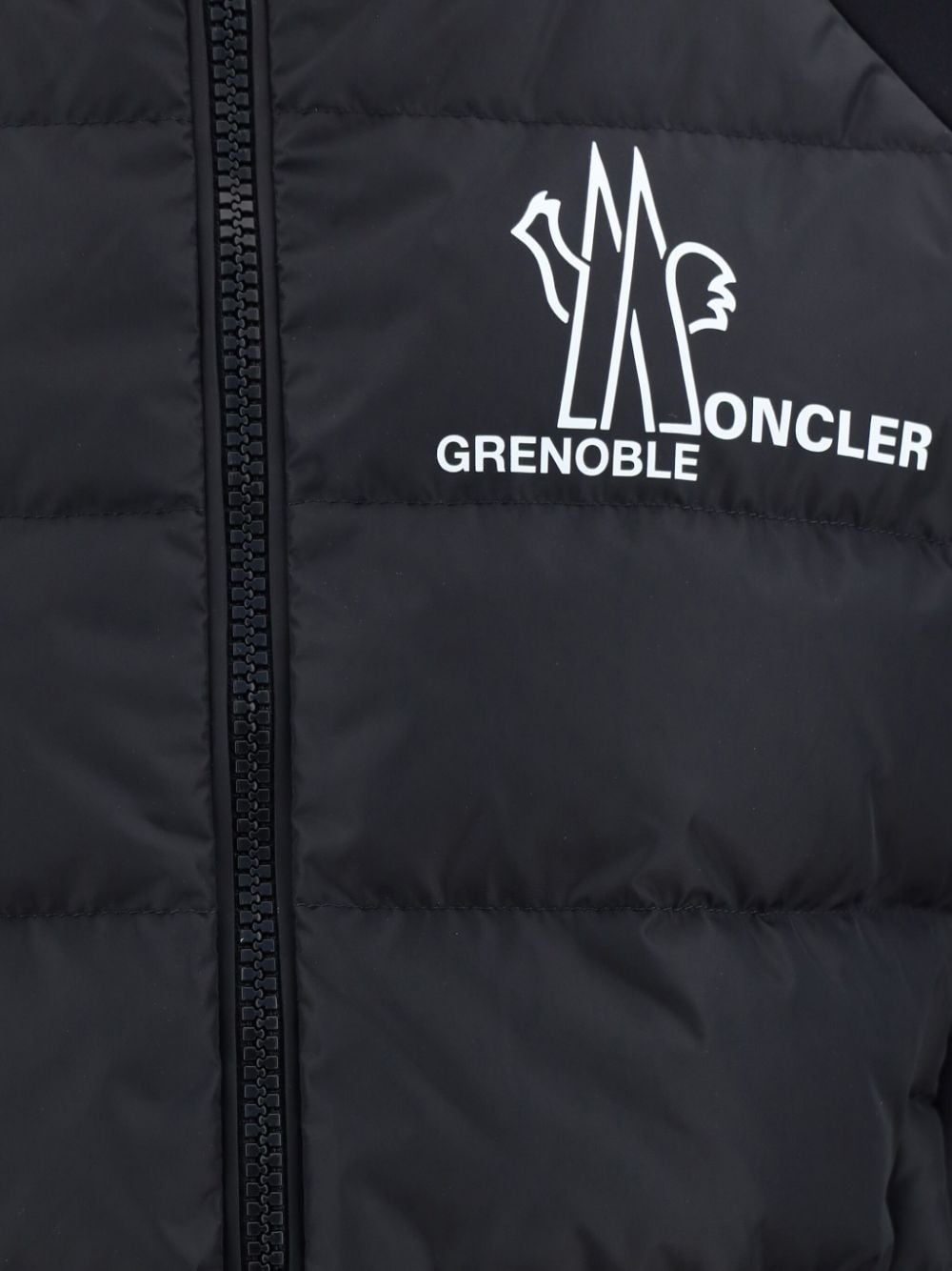 Moncler 8G00026899IG999