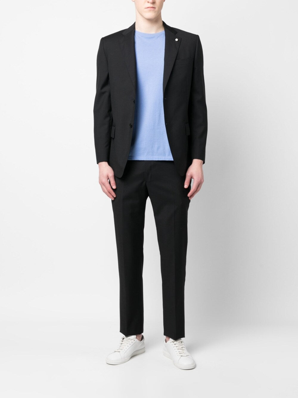 single-breasted suit in black virgin wool