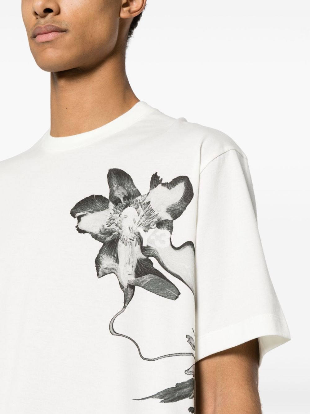 t-shirt bianca stampa fiore