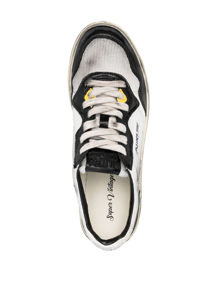 Supervintage black and white sneaker