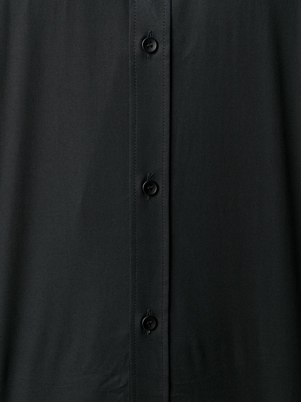 Chemise noire classique à manches longues