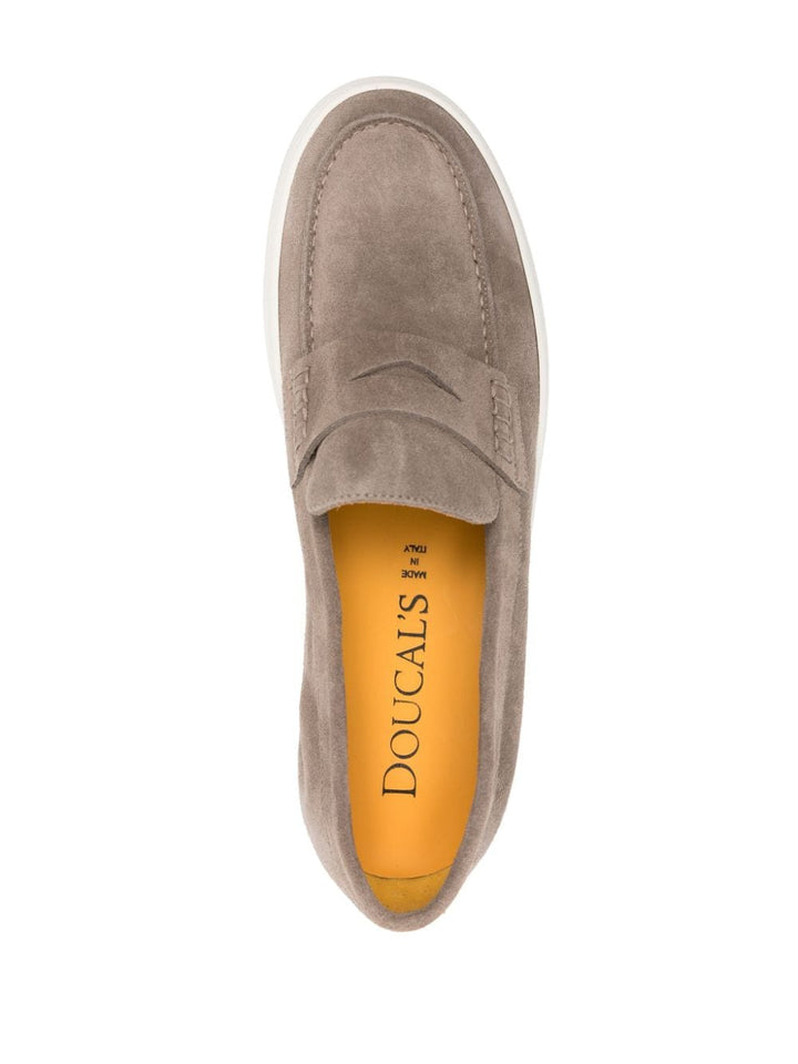 Penny loafer in sand suede