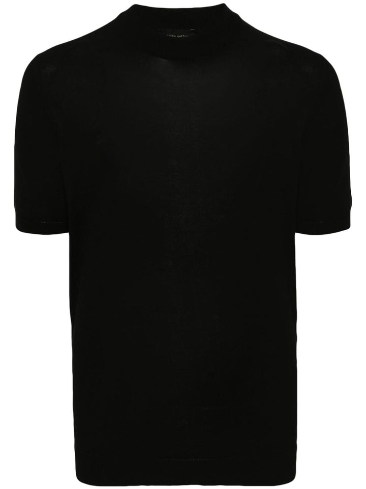 T-shirt nera in maglia sottile