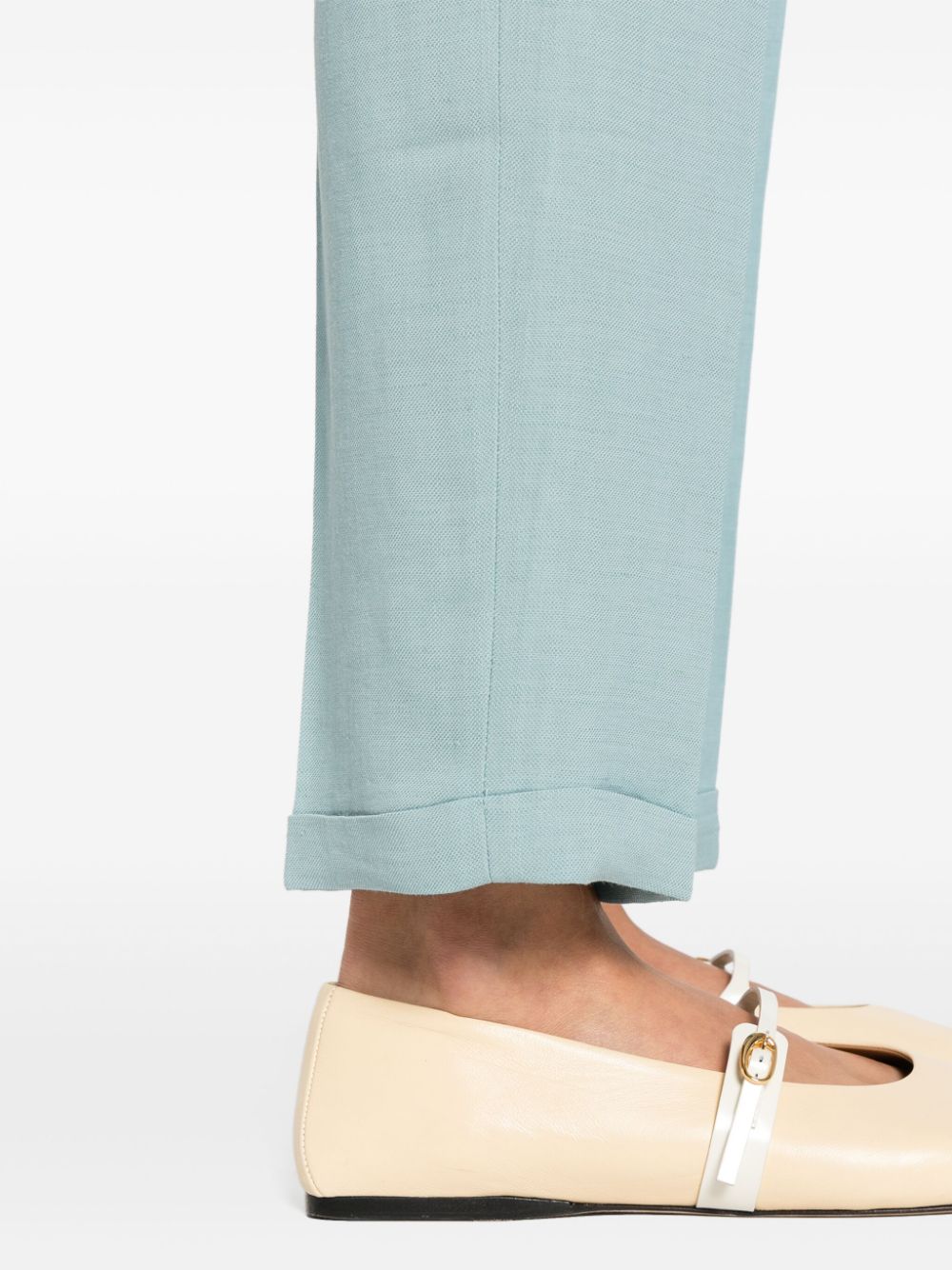 Straight trousers with pleats