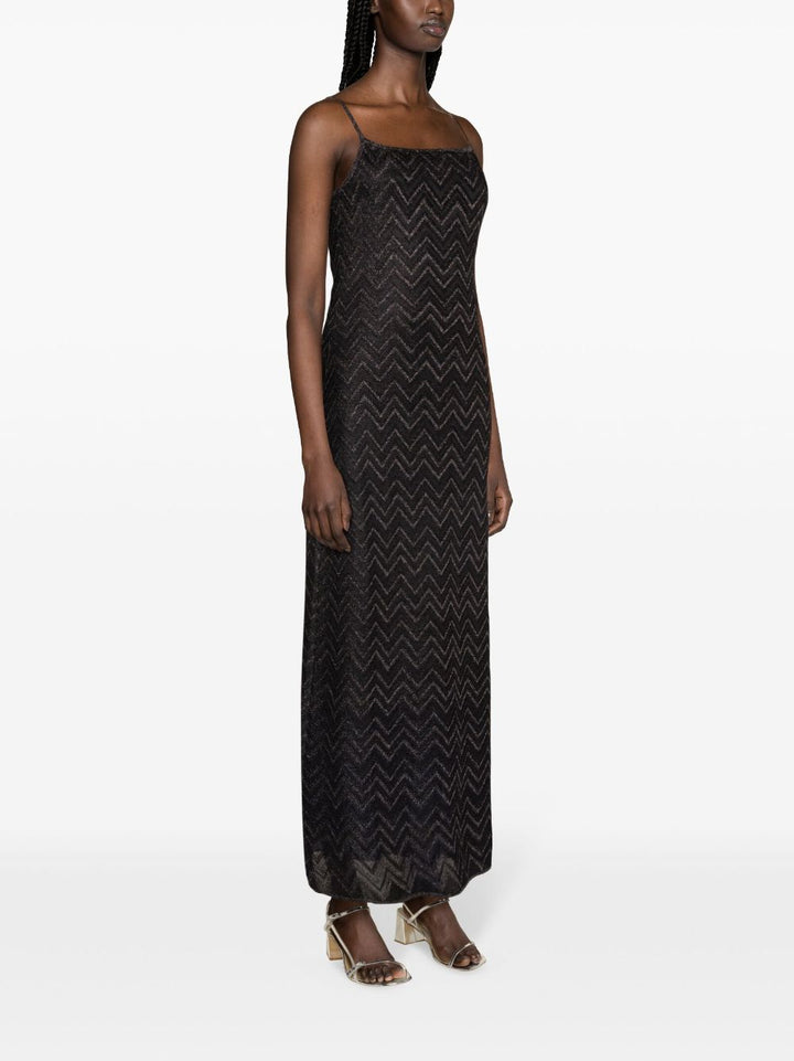 Long dress with zigzag pattern