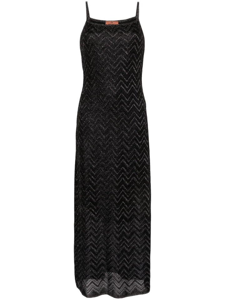 Long dress with zigzag pattern