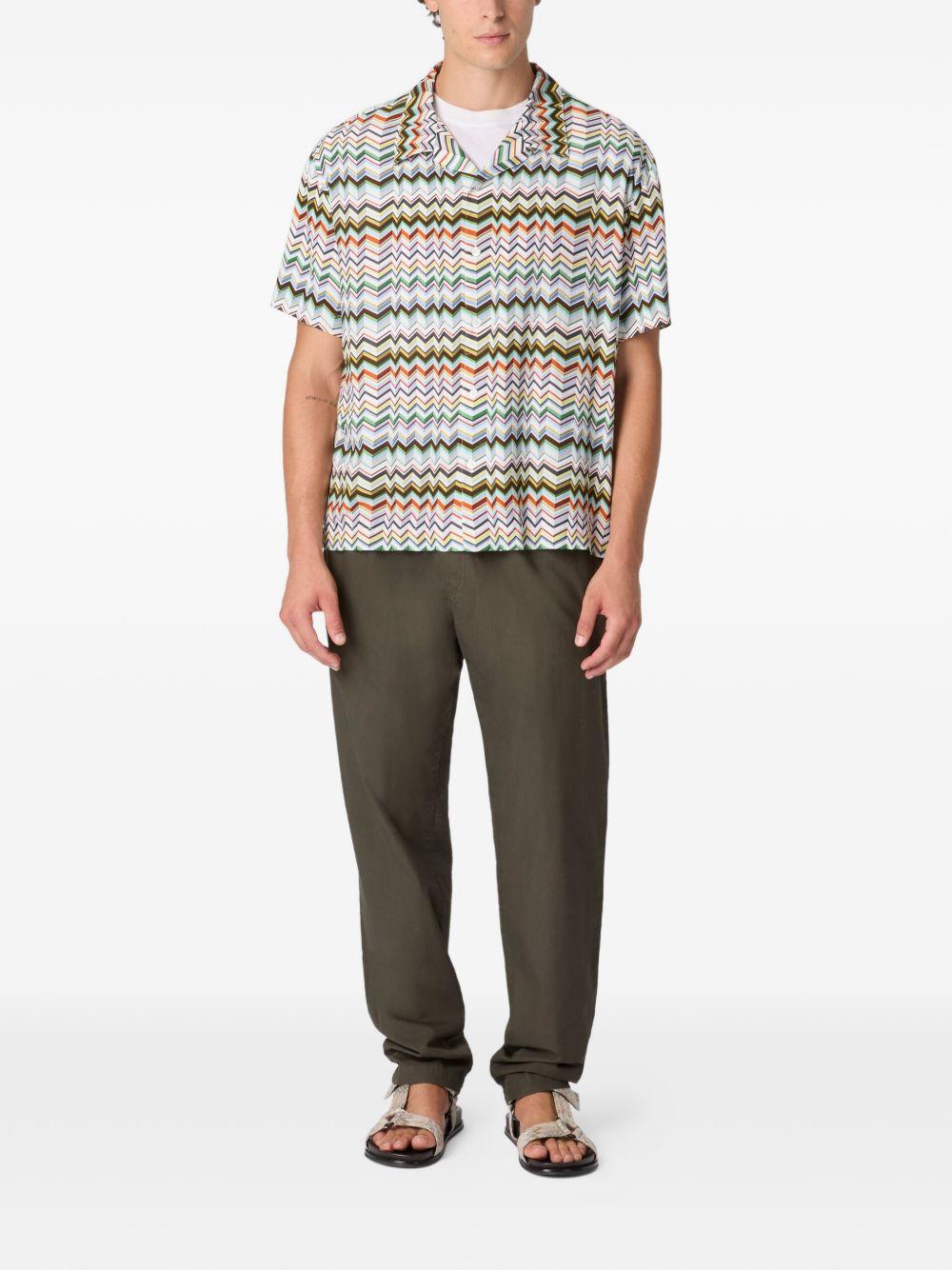 Camicia con stampa a zigzag multicolor 