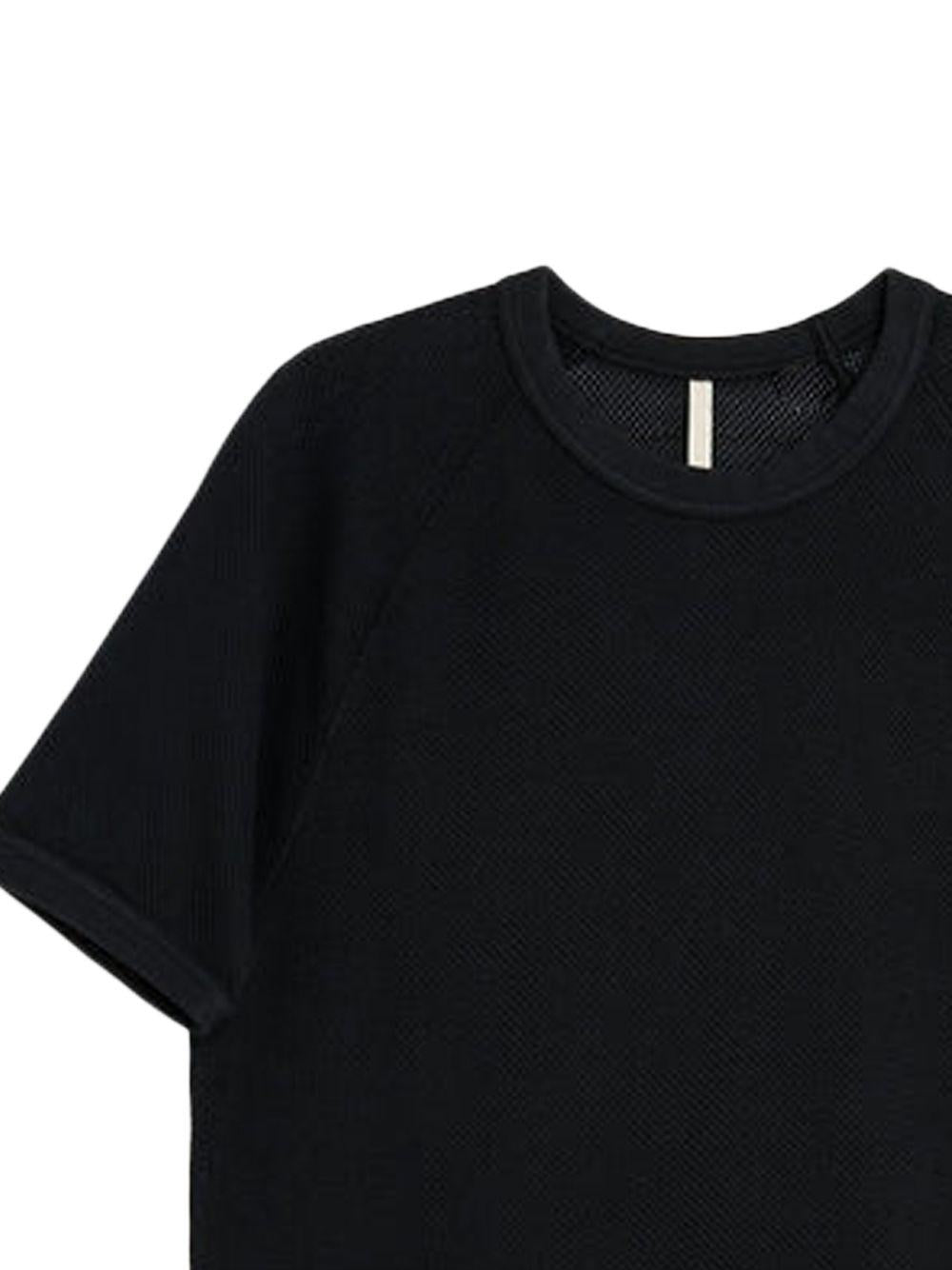 T-shirt nera textured con maniche raglan 