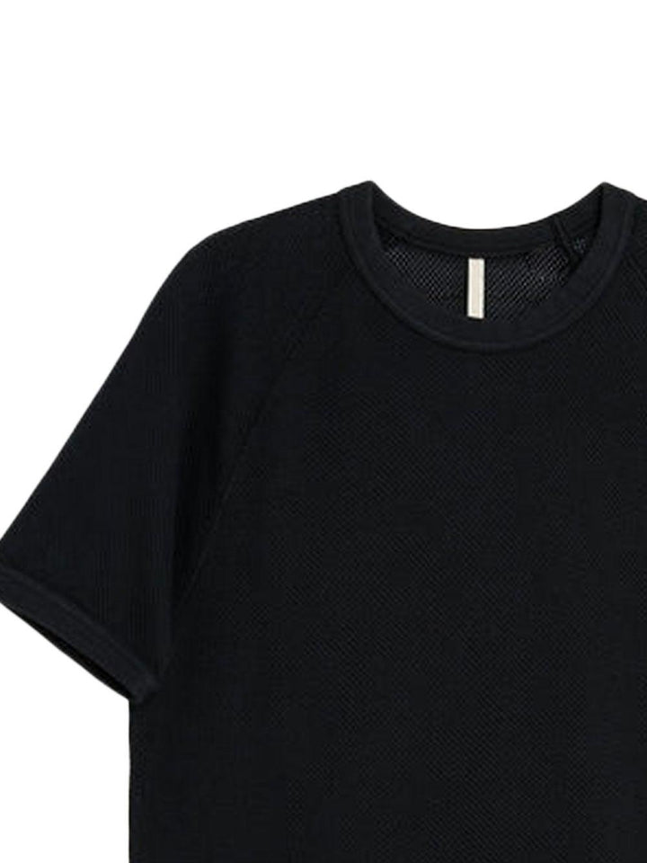 T-shirt nera textured con maniche raglan 