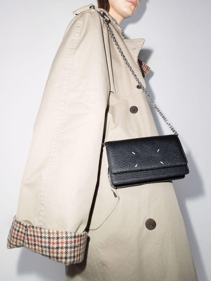Clutch con logo 