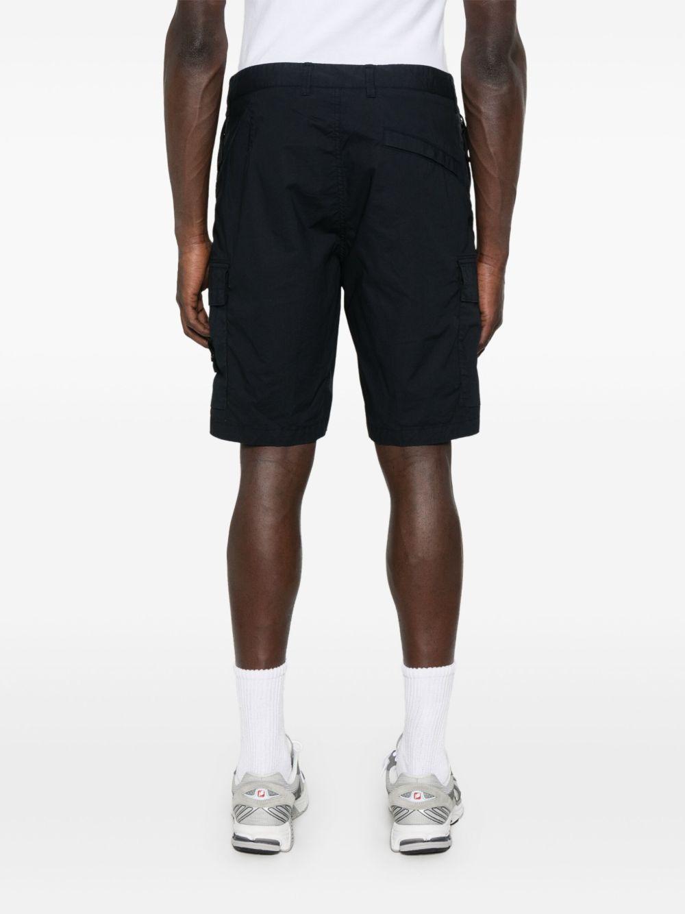 Cargo shorts blu navy con logo patch 