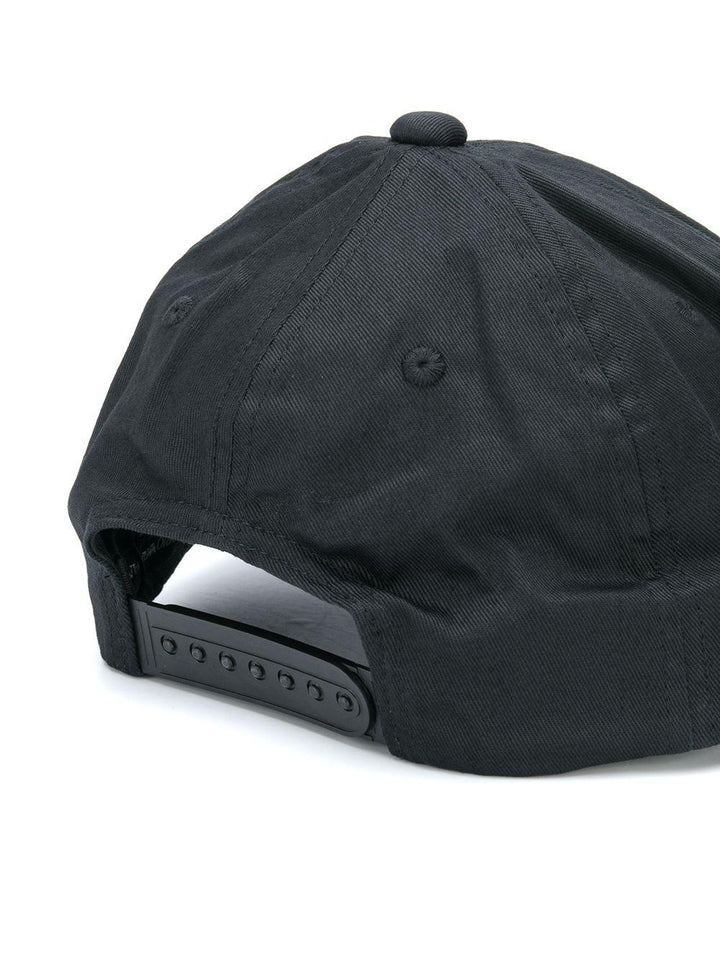 cappello nero con logo ricamato 