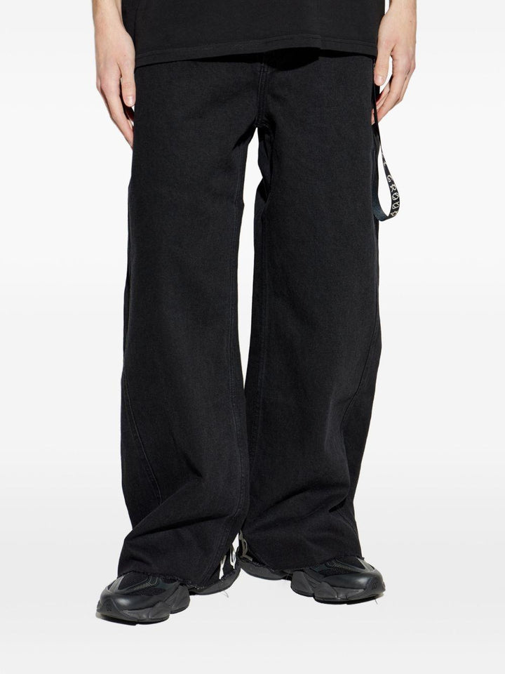 Pantaloni neri con logo 