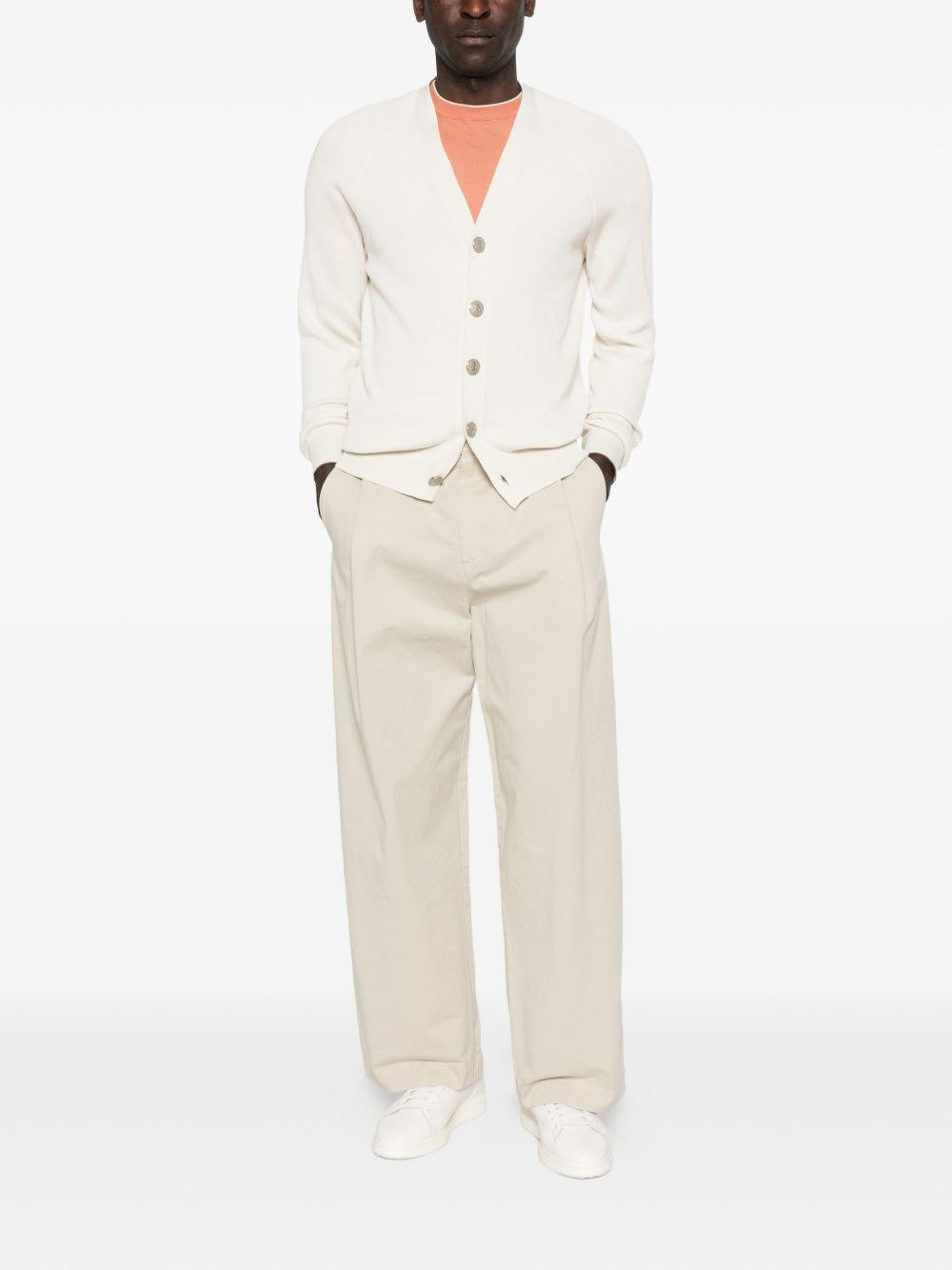 Cardigan beige con scollo a V 