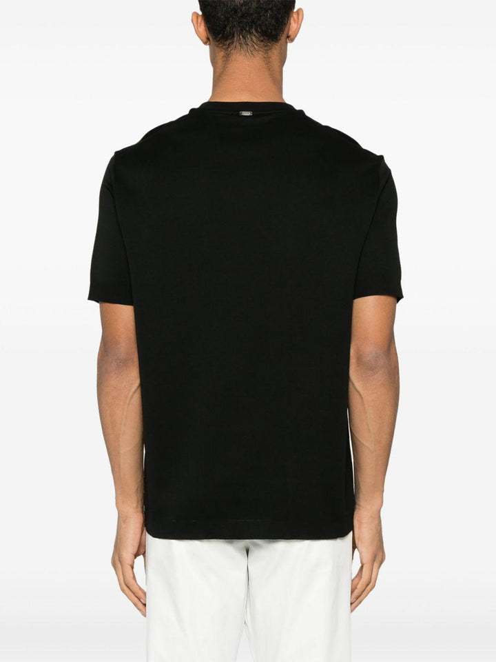 T-shirt nera 