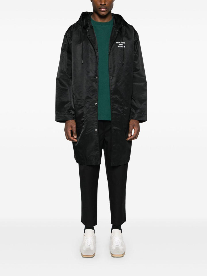 Parka nero con cappuccio 