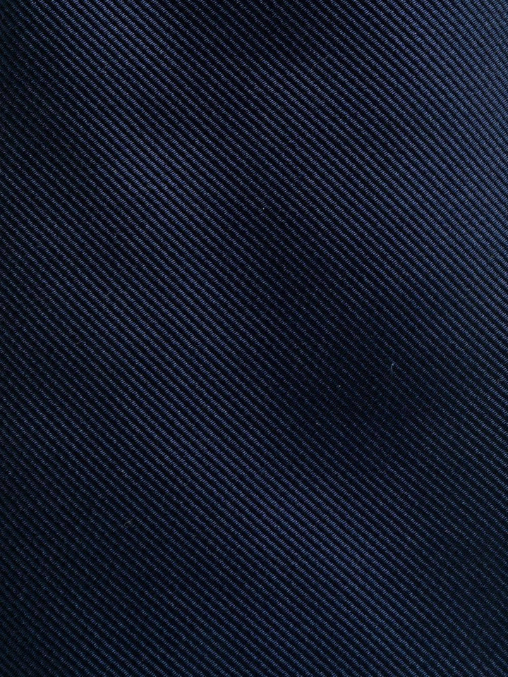 Cravatta blu con effetto raso 