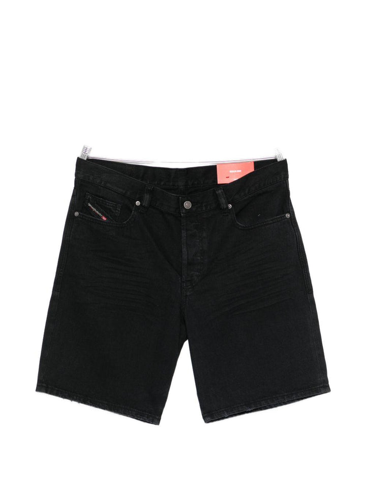 Shorts neri con cinque tasche 