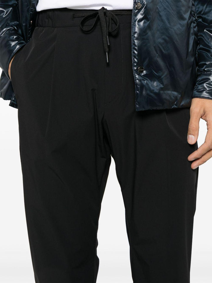 Pantaloni affusolati nero 