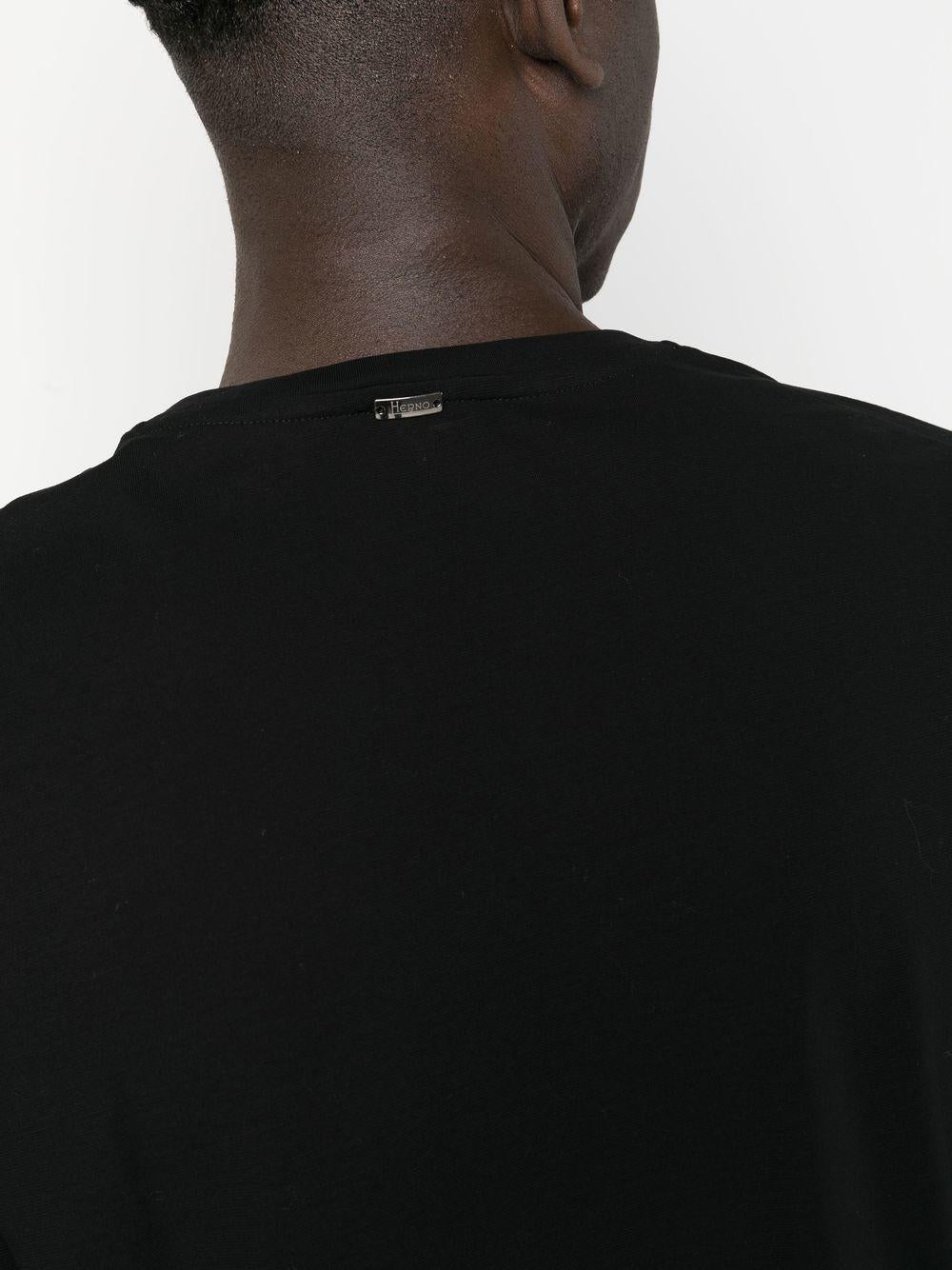 T-shirt nera 