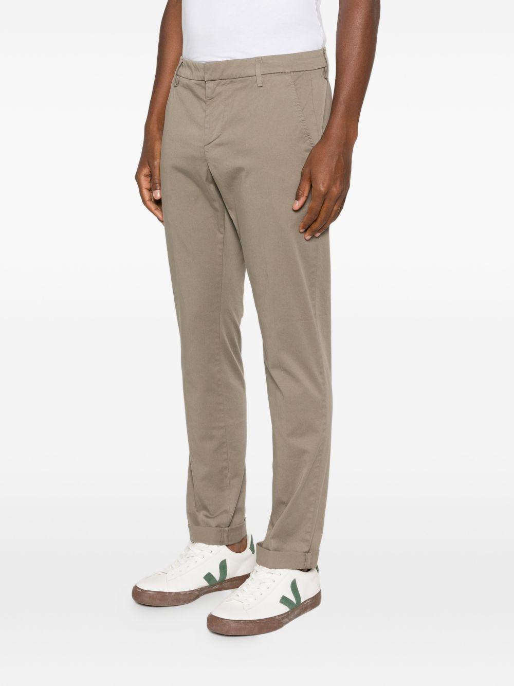 Pantaloni chino castoro a gamba affusolata 