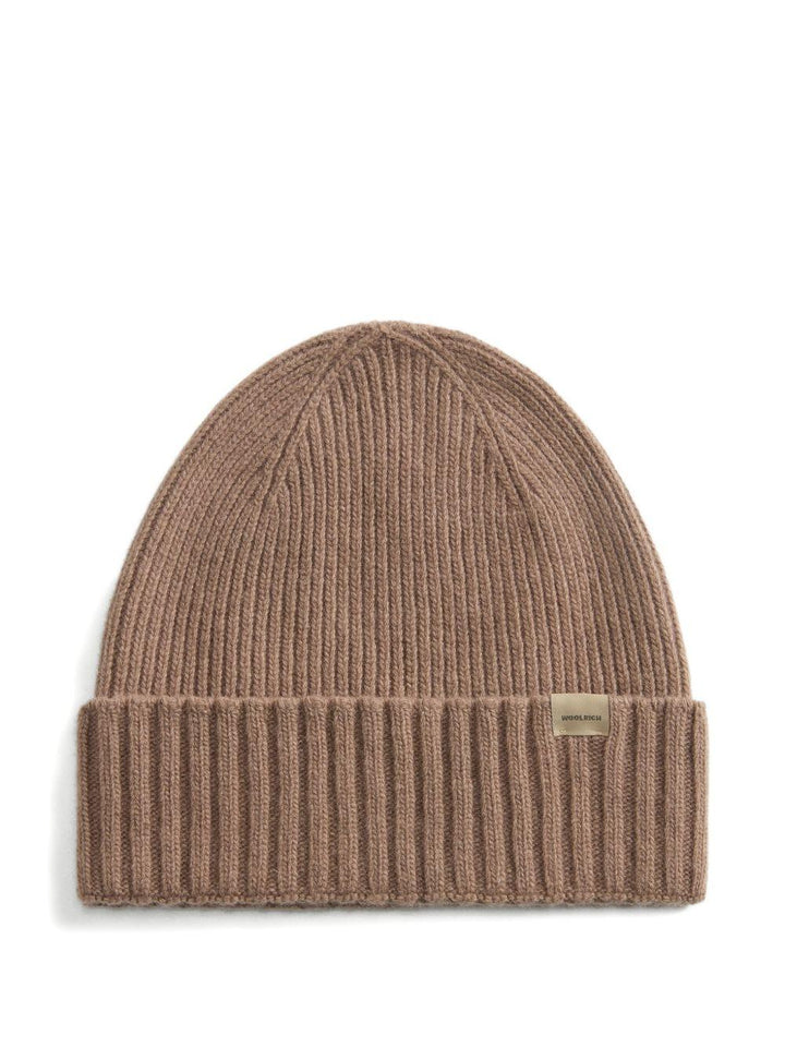 Set beige berretto e sciarpa a coste 