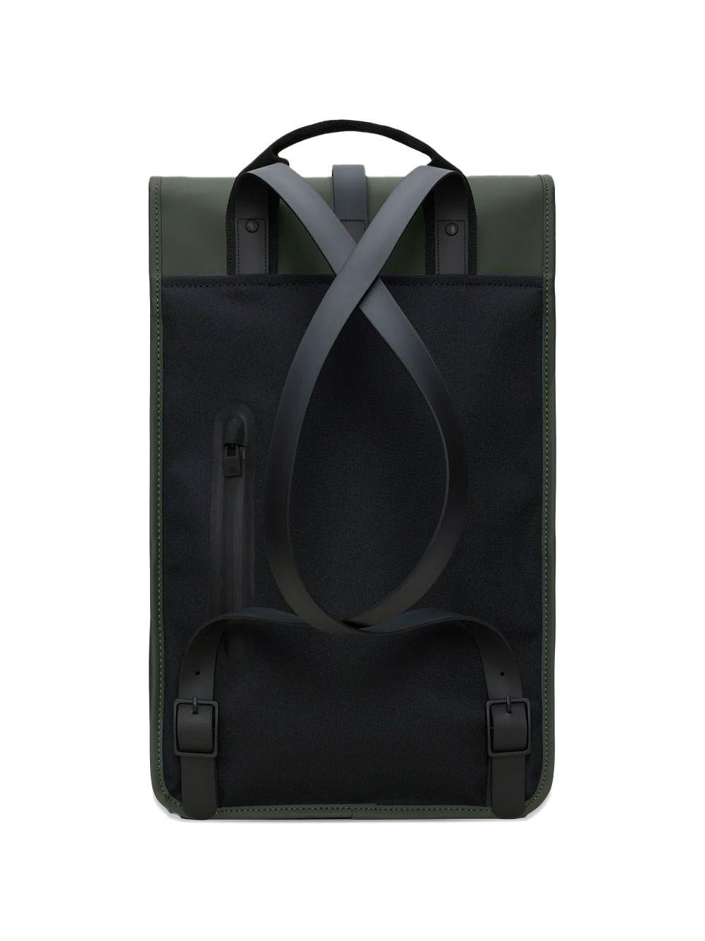 Zaino verde con patta 