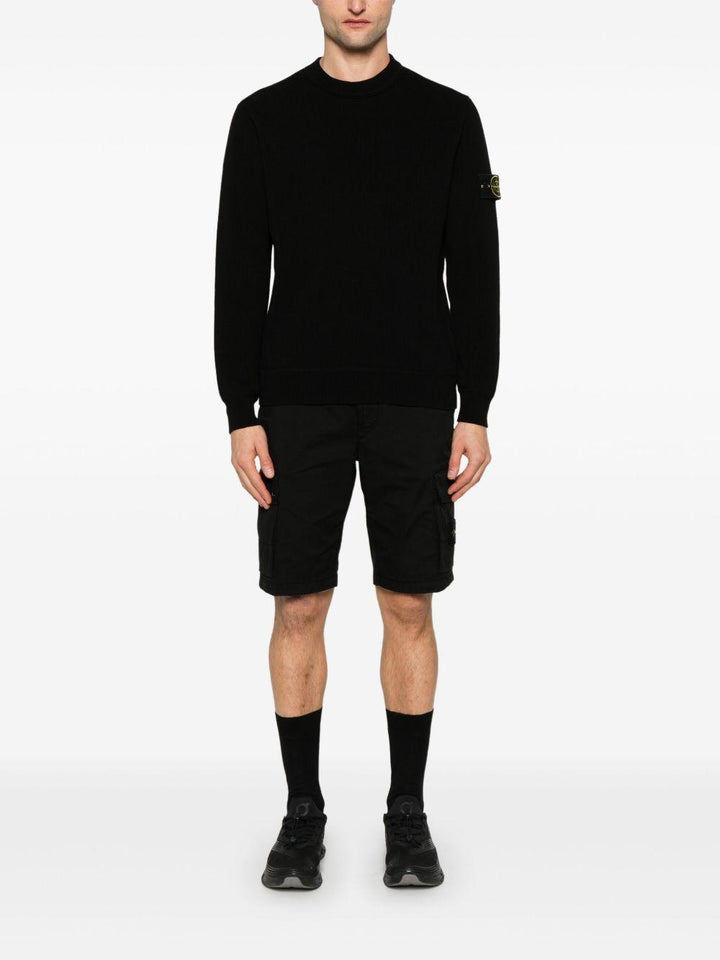 Cargo shorts nero con logo patch 