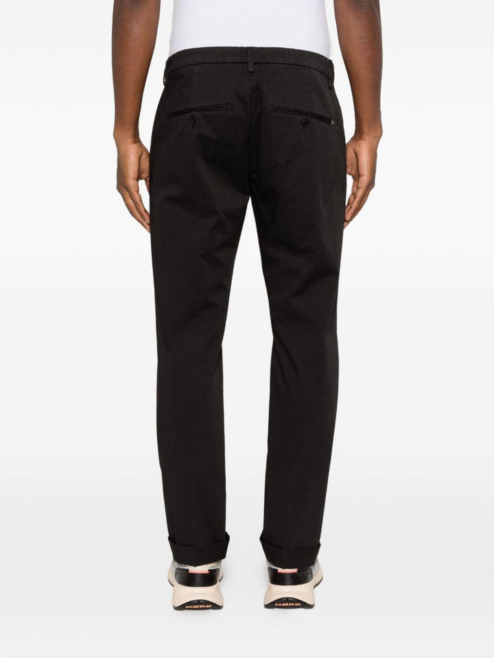 Pantaloni chino neri a gamba affusolata 