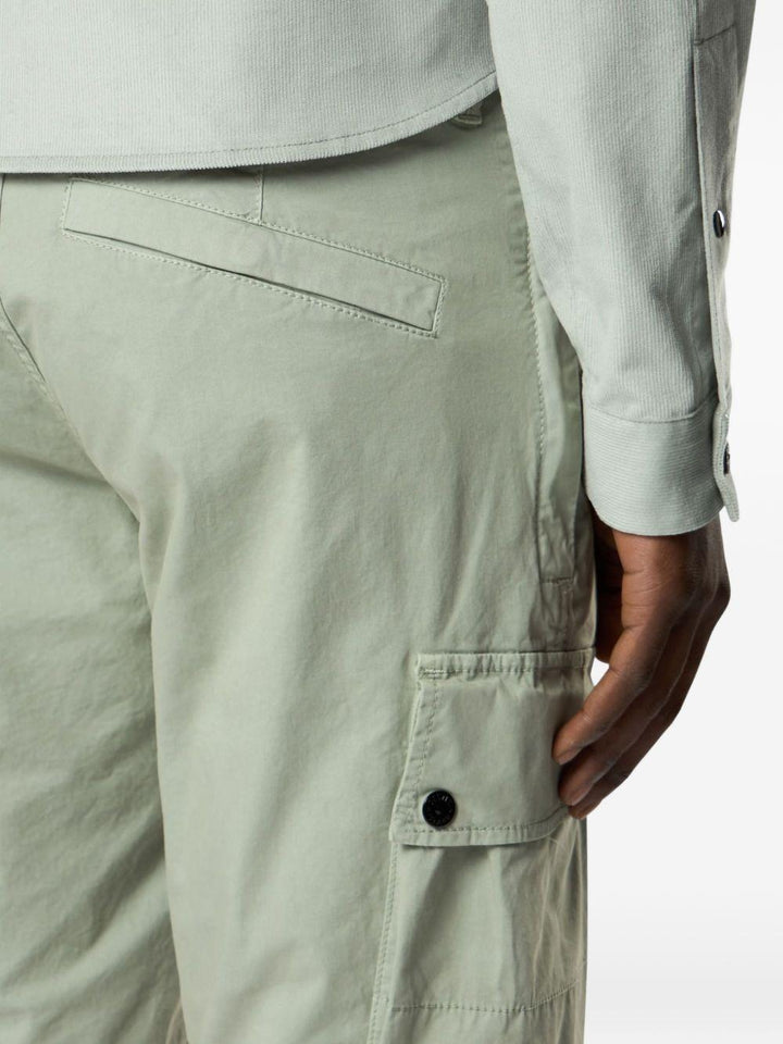 Cargo shorts sege con logo patch 