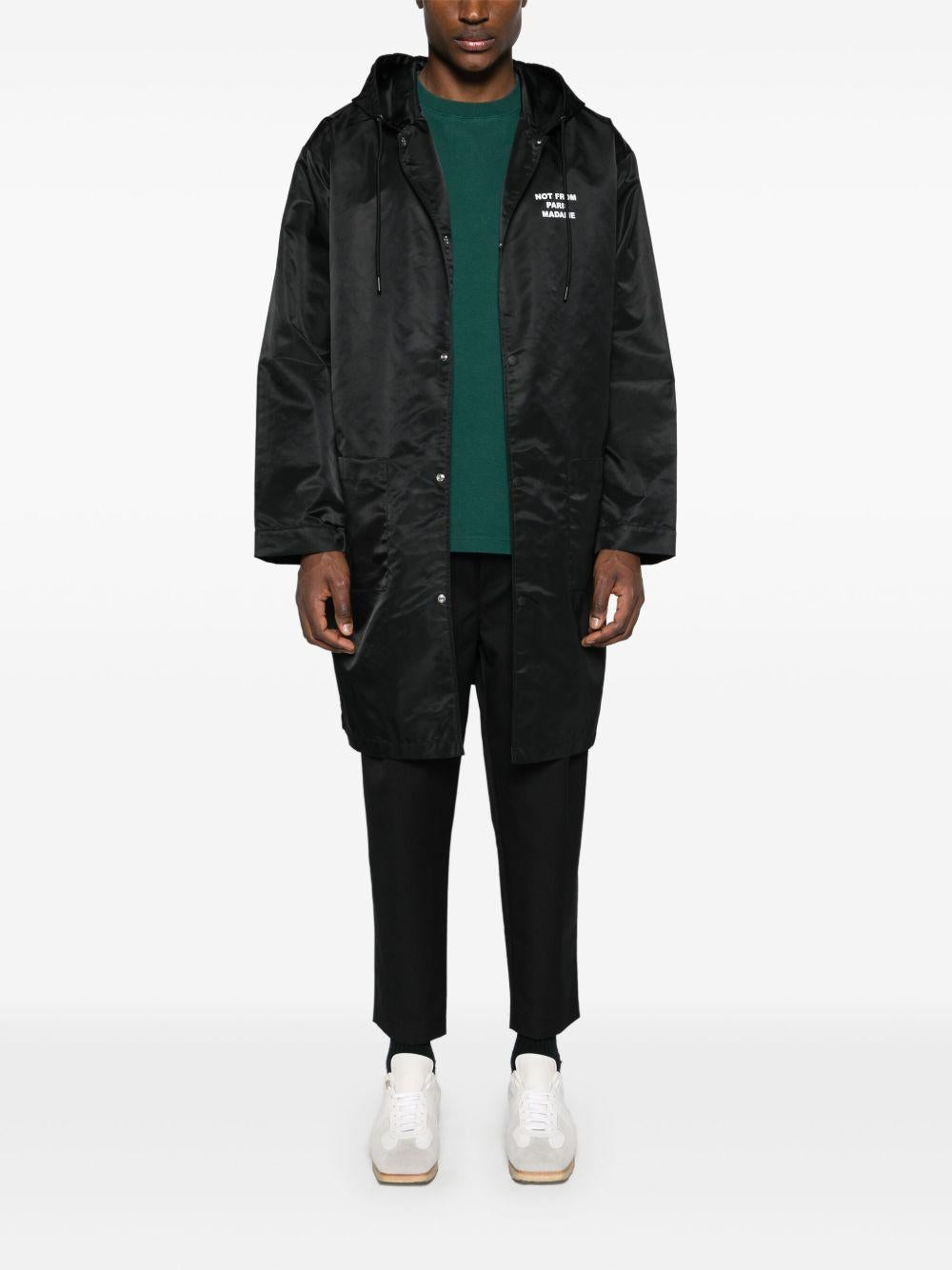 Parka nero con cappuccio 