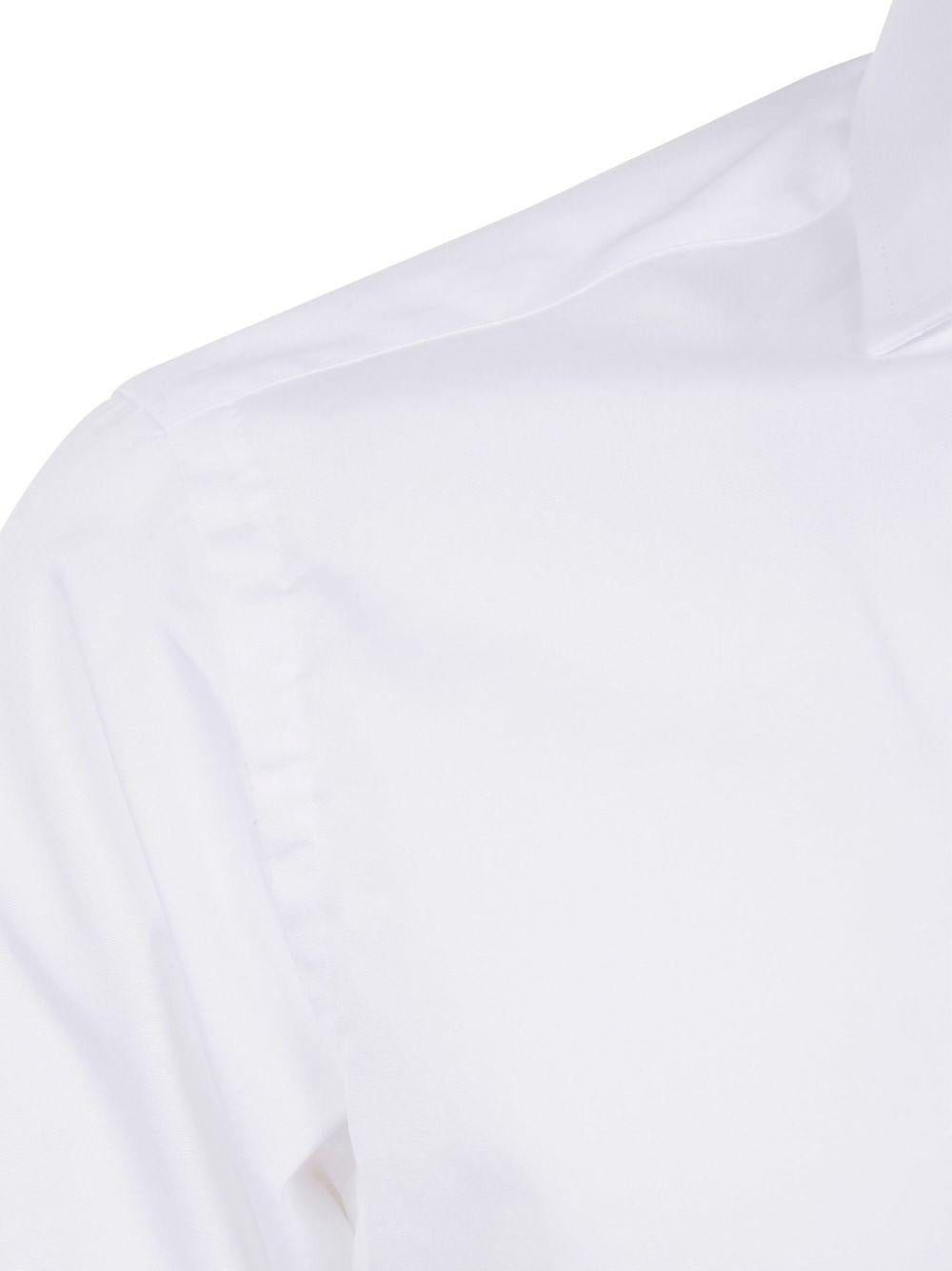 Camicia bianca a maniche lunghe