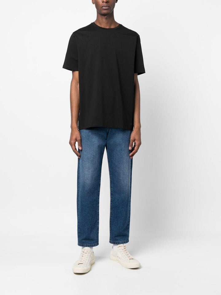 T-shirt nera 