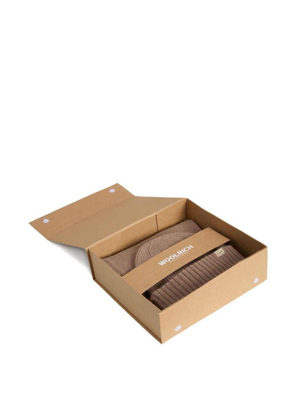 Set beige berretto e sciarpa a coste 