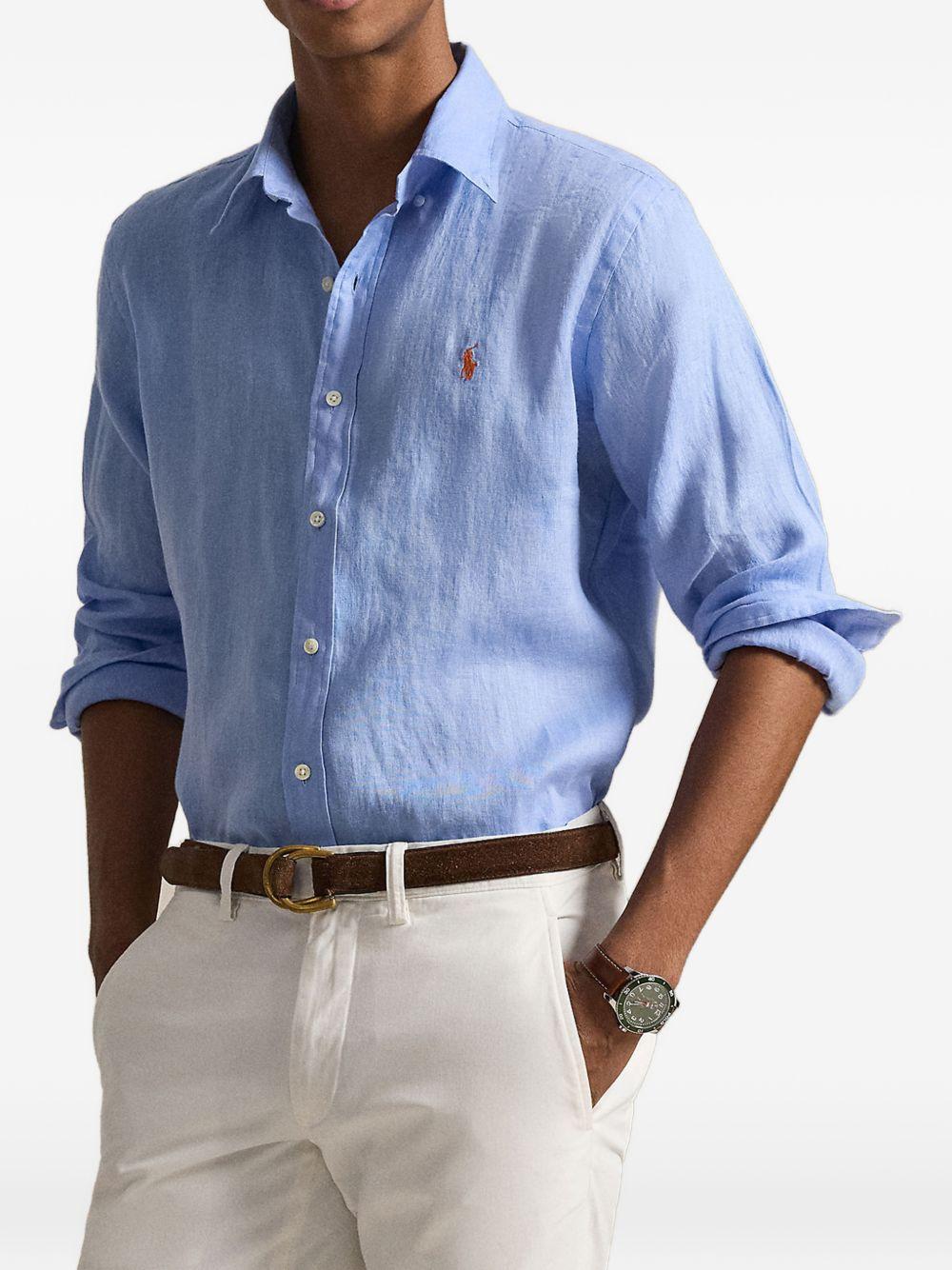 Camicia blu a maniche lunghe con colletto button-down 