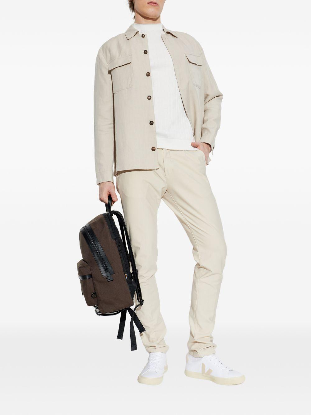 Maglia bianca e taupe a coste 