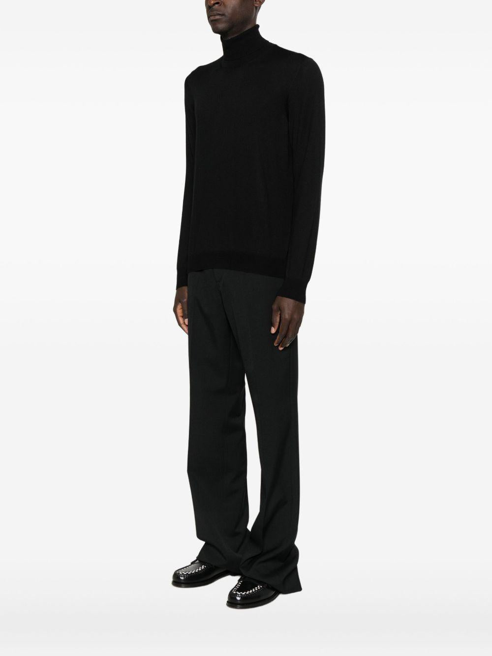 Maglione a collo alto nero 