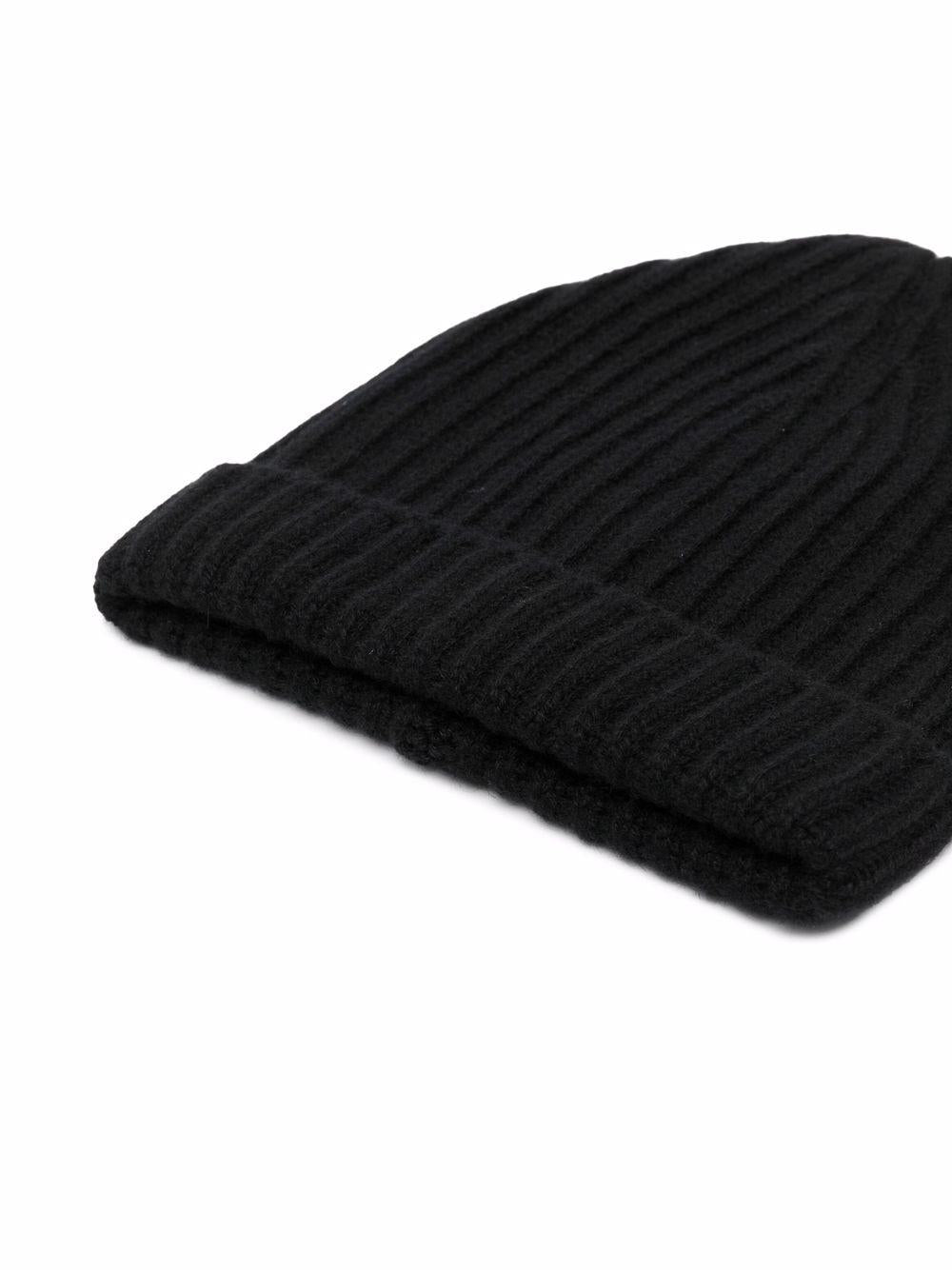 Berretto nero in maglia chunky 