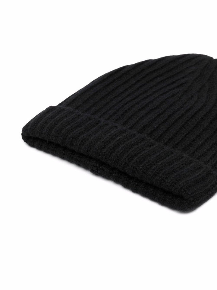 Berretto nero in maglia chunky 