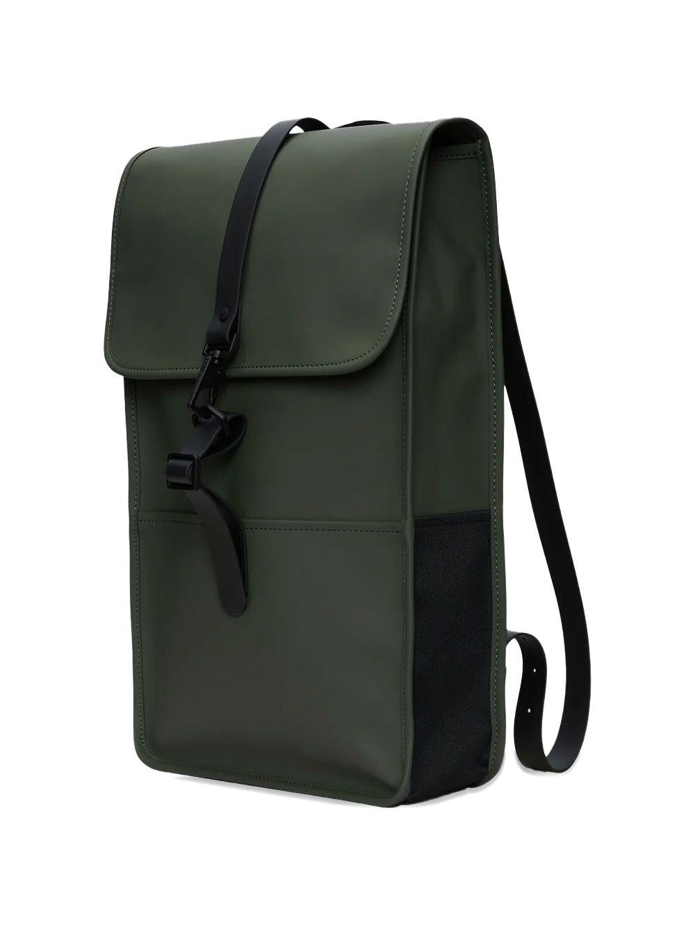 Zaino verde con patta 
